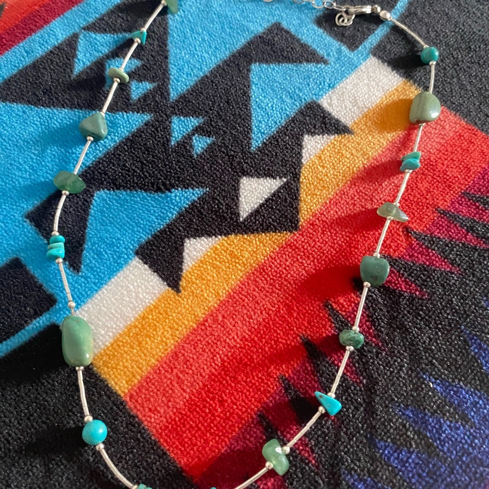 Vintage liquid silver Elegant Green Turquoise Beaded Necklace 16”